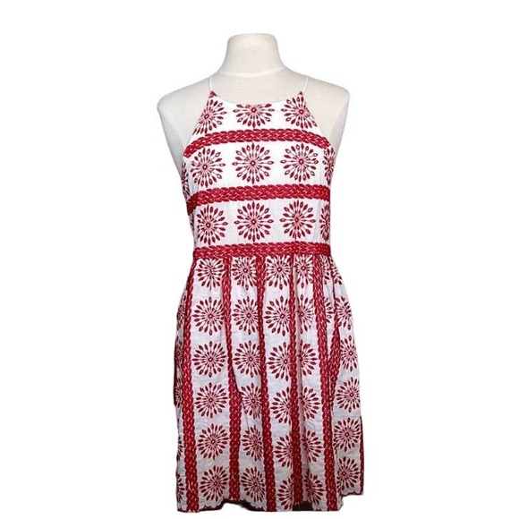 entro Dresses & Skirts - Red and White Cotton Embroidered Dress With Pockets Women's Size 4